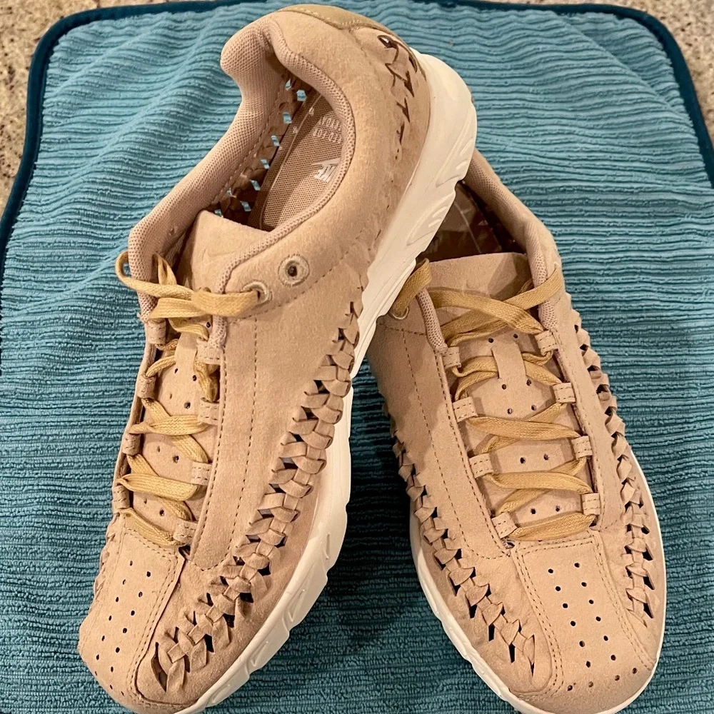 🦘Nike Mayfly Suede Woven Sneakers - Size 8.5 - NWOT🦘 - Picture 2 of 6